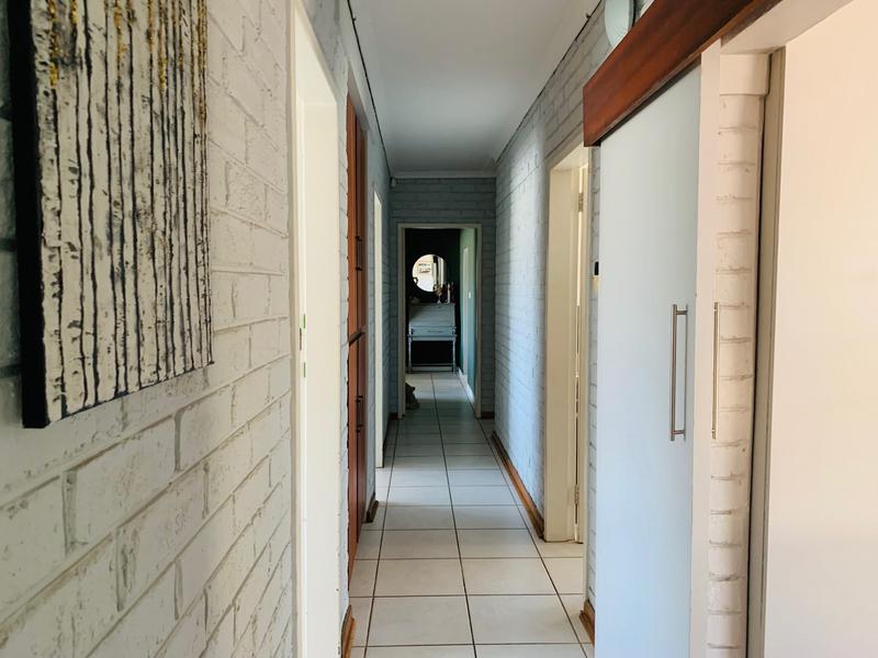 4 Bedroom Property for Sale in Jeffreys Bay Eastern Cape